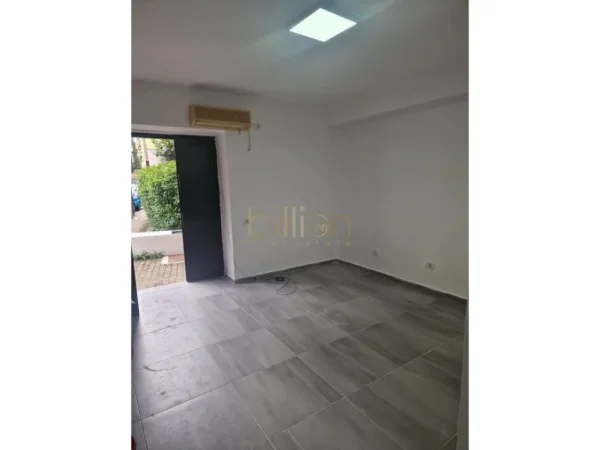 Tirane, jepet me qera , 30 m² 450 € (RRUGA SULEJMAN PASHA)