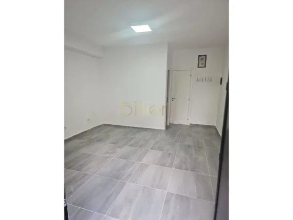 Tirane, jepet me qera , 30 m² 450 € (RRUGA SULEJMAN PASHA)