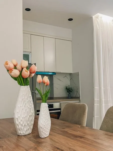Tirane, jepet me qera apartament 1+1+Ballkon Kati 3, 70 m² 600 € (Rruga 5 Maji)