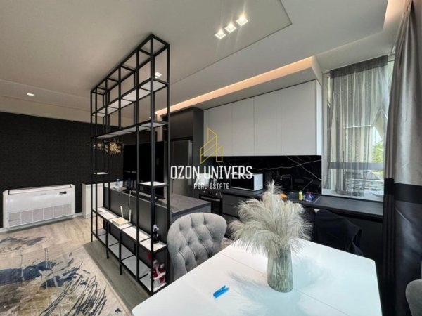 Tirane, shitet apartament 2+1+Ballkon Kati 3, 96 m² 255.000 € (Komuna e Parisit)