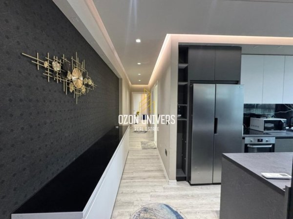 Tirane, shitet apartament 2+1+Ballkon Kati 3, 96 m² 255.000 € (Komuna e Parisit)