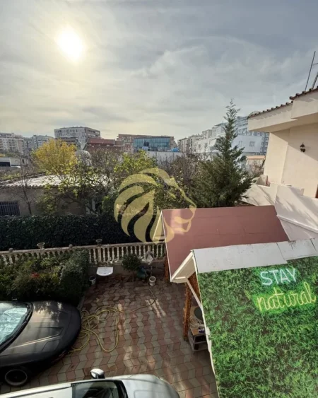 Tirane, jepet me qera Vile 3+1+Ballkon Kati 3, 320 m² 3.000 € 