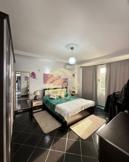 Tirane, jepet me qera Vile 3+1+Ballkon Kati 3, 320 m² 3.000 € 