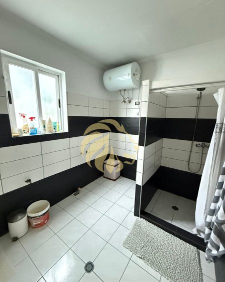 Tirane, jepet me qera Vile 3+1+Ballkon Kati 3, 320 m² 3.000 € 