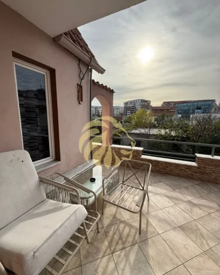 Tirane, jepet me qera Vile 3+1+Ballkon Kati 3, 320 m² 3.000 € 