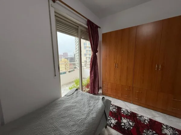 Tirane, jepet me qera apartament 1+1+Ballkon , 60 m² 500 € (Mine Peza)