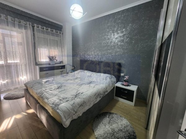 Tirane, jepet me qera apartament 2+1+Aneks+Ballkon Kati 1, 110 m² 450 € (Fresk , Pran kontaktit)