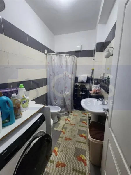 Tirane, jepet me qera apartament 2+1+Aneks+Ballkon Kati 1, 110 m² 450 € (Fresk , Pran kontaktit)