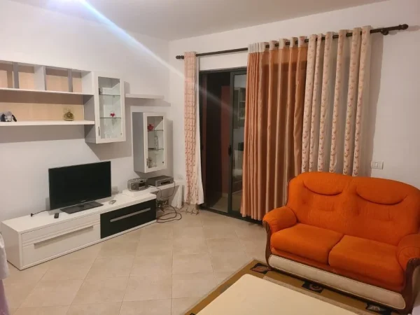 Tirane, shitet apartament 2+1+Ballkon Kati 6, 107 m² 160.000 € (Yzberisht Prane Bar Unik 2+1 Per Shitje Me Hipoteke I Mobiluar)