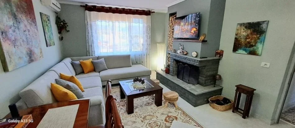 Tirane, jepet me qera apartament 1+1+Ballkon Kati 2, 70 m² 350 € (Mullet)
