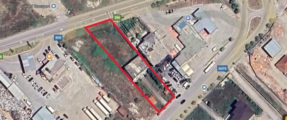 Korce, jepet me qera ambjent biznesi Kati 2, 2.000 m² 1.500 € (Rruga Korce - Dishnice)