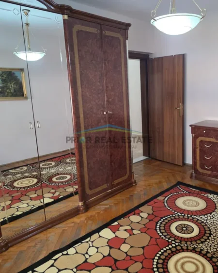 Tirane, jepet me qera apartament 2+1 Kati 4, 80 m² 50.000ALL/Muaj (Rruga Siri Kodra)