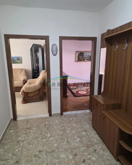 Tirane, jepet me qera apartament 2+1 Kati 4, 80 m² 50.000ALL/Muaj (Rruga Siri Kodra)