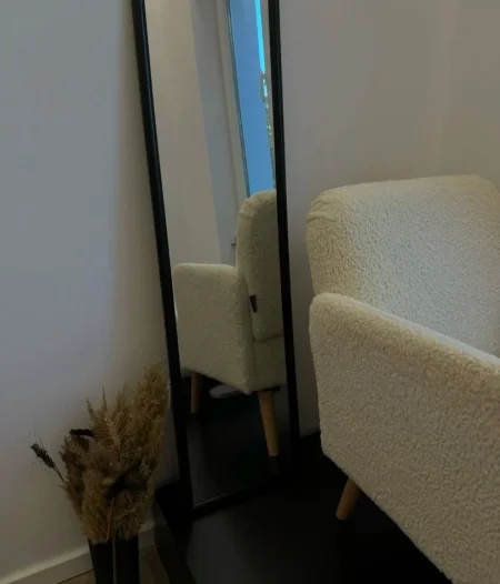 Tirane, ndarje qeraje ambjent biznesi Kati 2, 260 € (Shallvaret perball tajvanit)