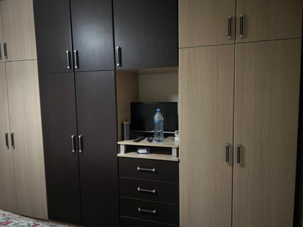 Tirane, jepet me qera apartament 2+1+Ballkon Kati 5, 86 m² 700 € 