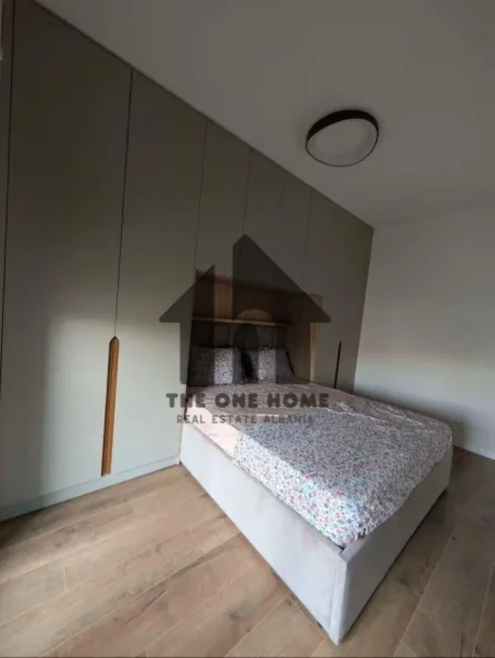 Tirane, jepet me qera apartament 2+1+Ballkon Kati 4, 90 m² 900 € (Sheshi Willson)