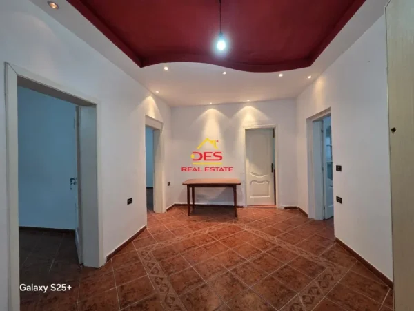 Vlore, shitet apartament 2+1+Ballkon Kati 0, 105 m² 240.000 € (Rruga Demokracia)