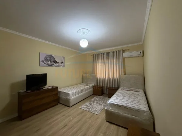 Tirane, shitet apartament 2+1+Ballkon Kati 5, 74 m² 135.000 € (Ali Dem)