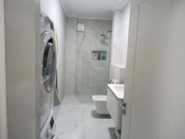 Tirane, shitet 1+1+Ballkon Kati 3, 164.000 €