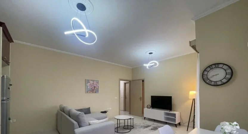 Shqiperi, jepet me qera apartament 1+1 Kati 5, 70 m² 550 € 