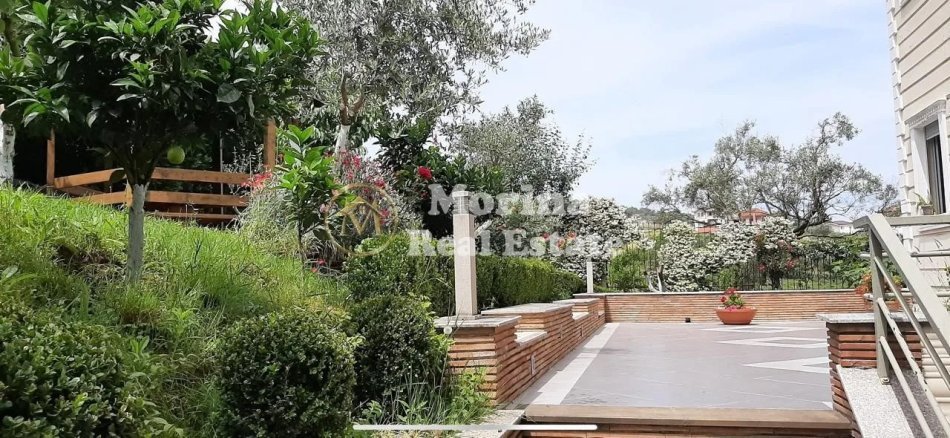 Tirane, jepet me qera Vile 3 Katshe , 550 m² 2.000 € (Teg)