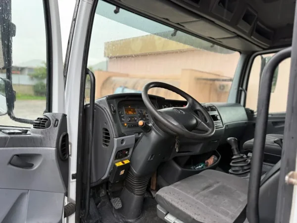 Tirane, shes Karroatrec MB ATEGO 1218, Nafte, e bardhë manuale