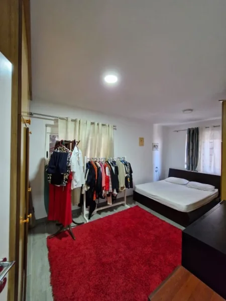 Gramsh, shitet nga Pronari, pa-komision shtepi 2+1 Kati 0, 86 m²