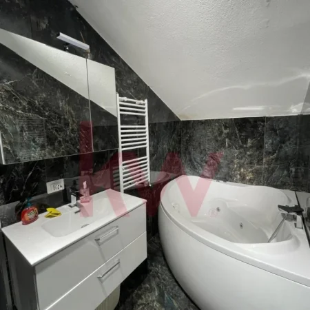 Durres, shitet Vile 3+1+Ballkon Kati 2, 450 m² 695.000 €