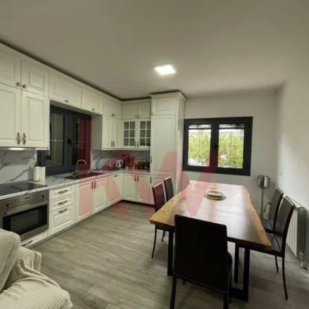 Durres, shitet Vile 3+1+Ballkon Kati 2, 450 m² 695.000 €