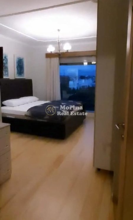 Tirane, jepet me qera Vile 3+1 Kati 3, 130 m² 900 € (Teg)
