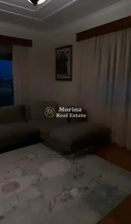 Tirane, jepet me qera Vile 3+1 Kati 3, 130 m² 900 € (Teg)