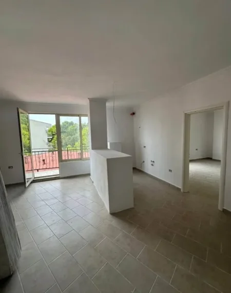 Durres, shitet apartament 2+1 Kati 6, 130.000 € 