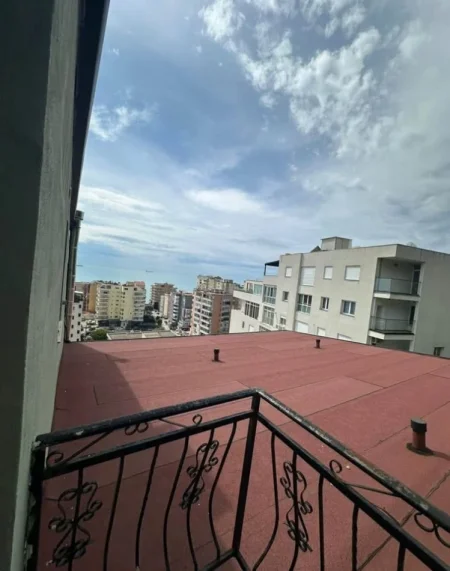 Durres, shitet apartament 2+1 Kati 6, 130.000 € 