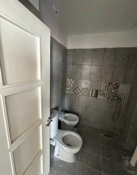 Durres, shitet apartament 2+1 Kati 6, 130.000 € 