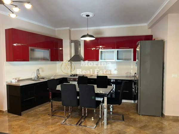 Tirane, jepet me qera apartament 2+1 Kati 3, 120 m² 750 € (Rruga Hamdi Sina)