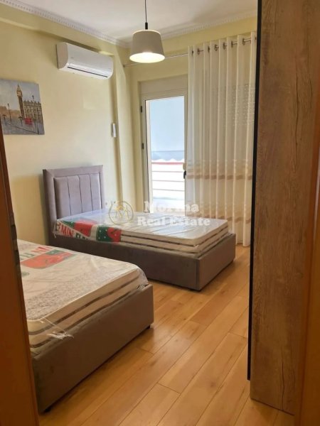 Tirane, jepet me qera apartament 2+1 Kati 3, 120 m² 750 € (Rruga Hamdi Sina)