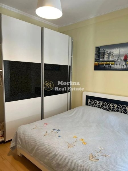 Tirane, jepet me qera apartament 2+1 Kati 3, 120 m² 750 € (Rruga Hamdi Sina)