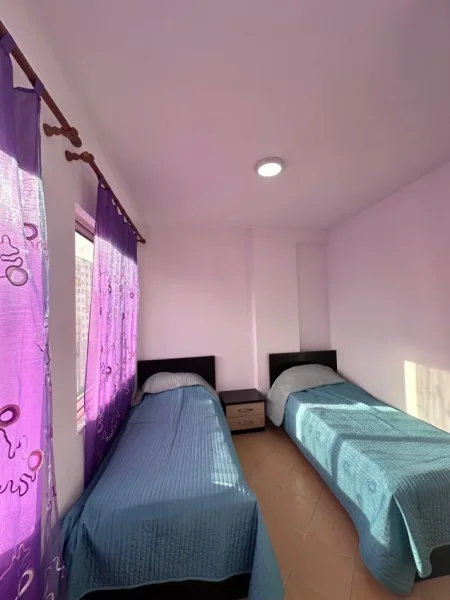 Tirane, jepet me qera apartament 2+1 Kati 5, 450 € (Bulevardi Migjeni)
