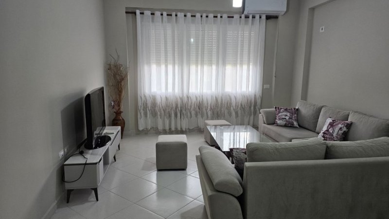 Tirane, jepet me qera apartament 2+1 Kati 3, 100 m² 650 € (Kopshti Zoologjik)