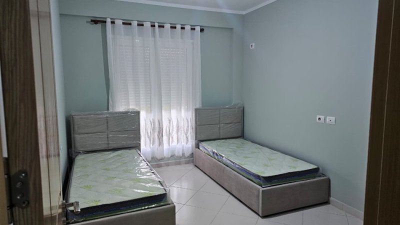 Tirane, jepet me qera apartament 2+1 Kati 3, 100 m² 650 € (Kopshti Zoologjik)