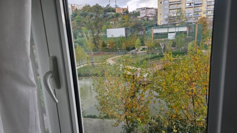 Tirane, jepet me qera apartament 2+1 Kati 3, 100 m² 650 € (Kopshti Zoologjik)