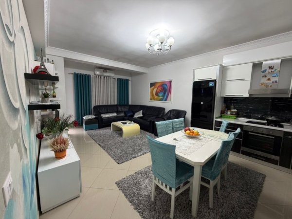 Tirane, shitet apartament 2+1+Ballkon Kati 2, 156 m² 130.000 € (Kamez Prane Postes 2+1+2 Per Shitje Okazion Me Hipoteke I Mobiluar )