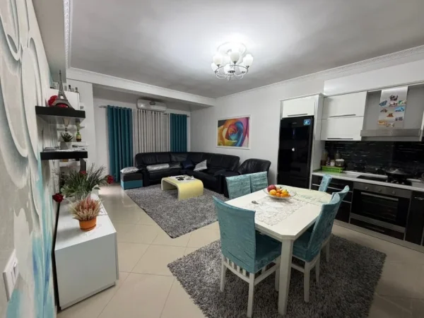 Tirane, shitet apartament 2+1+Ballkon Kati 2, 156 m² 130.000 € (Kamez Prane Postes 2+1+2 Per Shitje Okazion Me Hipoteke I Mobiluar )