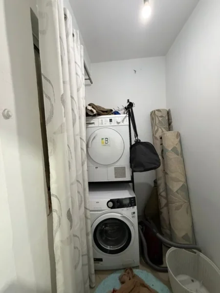 Tirane, shitet apartament 2+1+Ballkon Kati 2, 156 m² 130.000 € (Kamez Prane Postes 2+1+2 Per Shitje Okazion Me Hipoteke I Mobiluar )