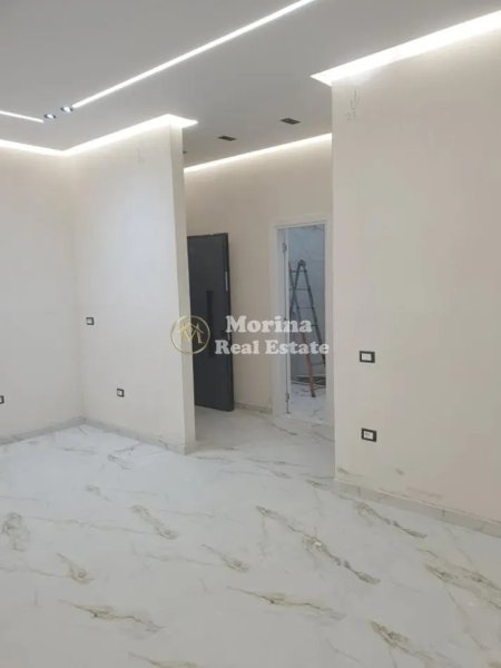 Tirane, jepet me qera ambjent biznesi Kati 1, 74 m² 1.000 € (Astir)