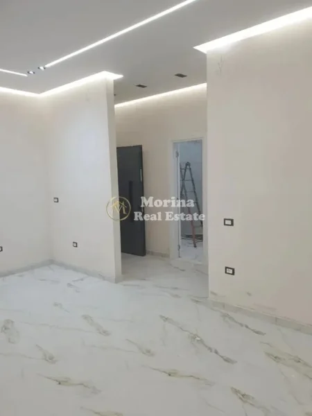 Tirane, jepet me qera ambjent biznesi Kati 1, 74 m² 800 € (Astir)