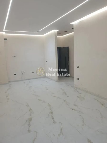 Tirane, jepet me qera ambjent biznesi Kati 1, 74 m² 1.000 € (Astir)