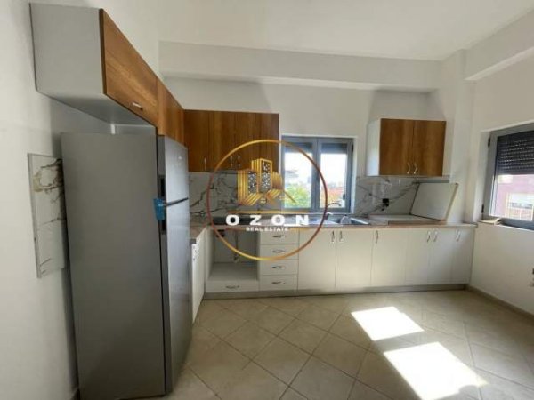 Tirane, jepet me qera apartament 2+1+A+BLK Kati 1, 163 m² 500 Euro (SELITE)