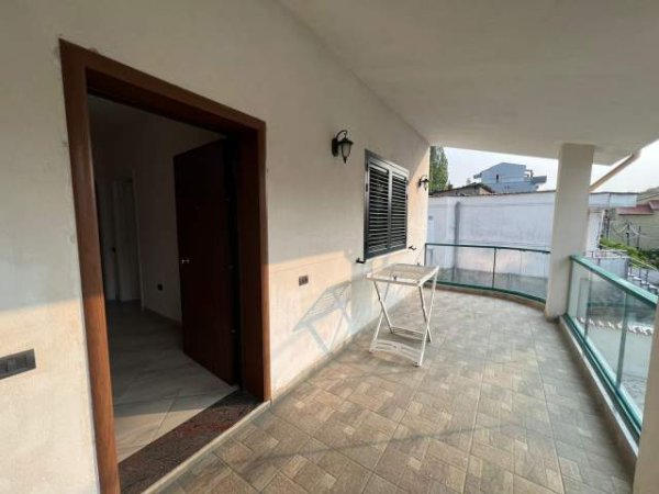 Tirane, shitet Vile 5+1+A 360 m² 450.000 Euro (fresk)