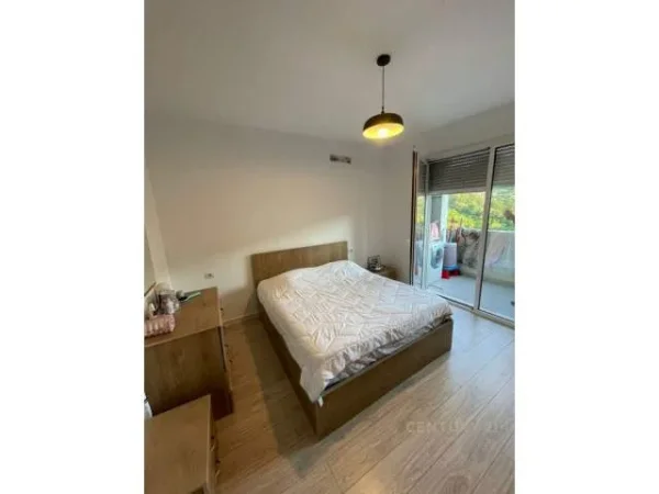 Tirane, jepet me qera Kati 5, 73 m² 500 Euro